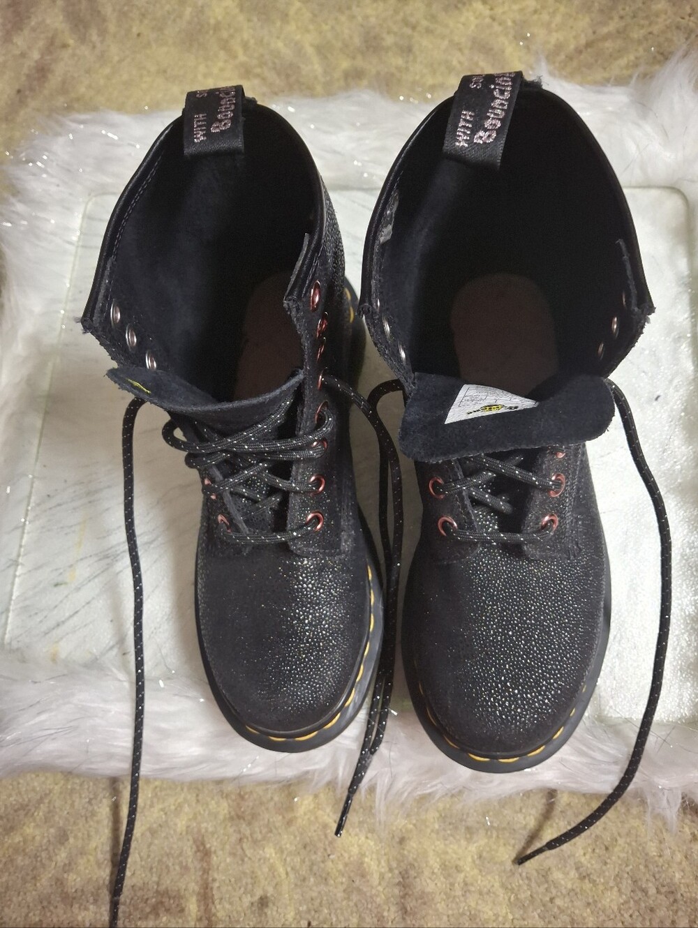Dr. Martens 1460 Black Textured Glitter Combat Boots Red Eyelets Lace-Up Size 6 - Picture 11 of 16